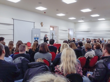 s. Ozana Krajačić održala predavanje na duhovnoj obnovi za prosvjetne djelatnike Sisačke biskupije