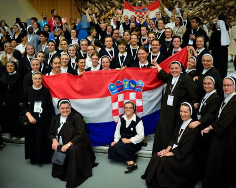 Svjetski susret posvećenih muškarca i žena mlađe životne dobi Svjetski susret posvećenih muškarca i žena mlađe životne dobi