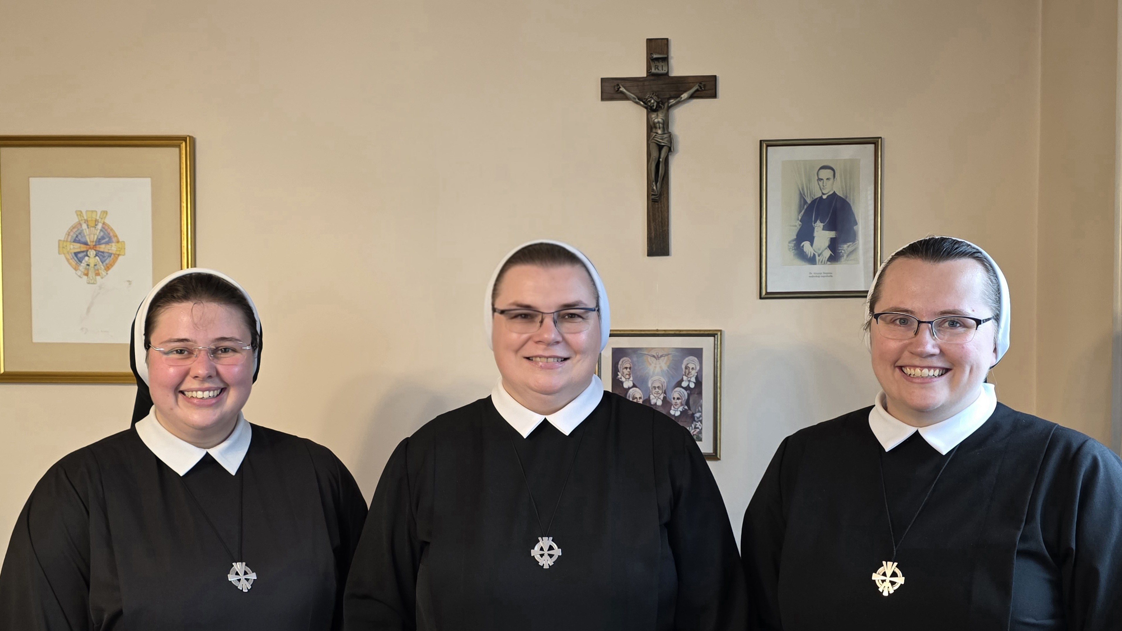 Čestitamo našim diplomanticama: s. Marijani Novosel i s. Katarini Pendeš Čestitamo našim diplomanticama: s. Marijani Novosel i s. Katarini Pendeš