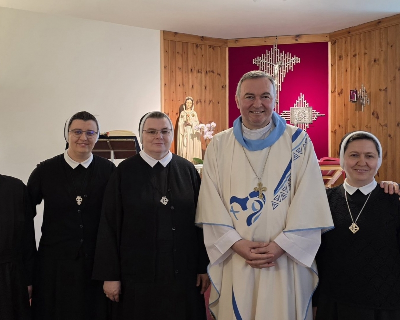 Provincijalna glavarica s. Nevenka Jurak u posjetu mons. Arjanu Dodaju, tiransko-dračkom nadbiskupu