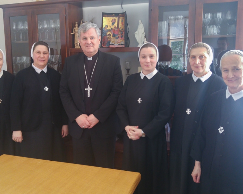 Susret mons. Vlade Košića, biskupa sisačkog i s. Gordane Igrec, provincijalne glavarice Susret mons. Vlade Košića, biskupa sisačkog i s. Gordane Igrec, provincijalne glavarice