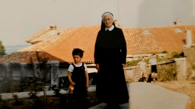 S. gema