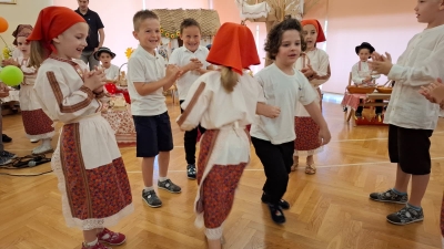 Proslava-majcinog-dana-u-djecjem-vrticu-svetog-josipa-u-granesini (7)