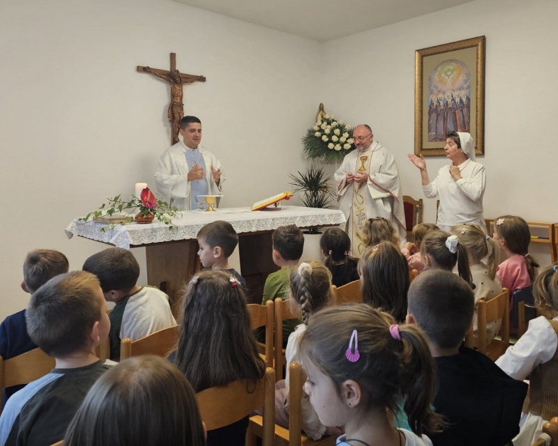 Vrtić Anđeli u Novom Travniku proslavio je spomendan Svetih Anđela Čuvara