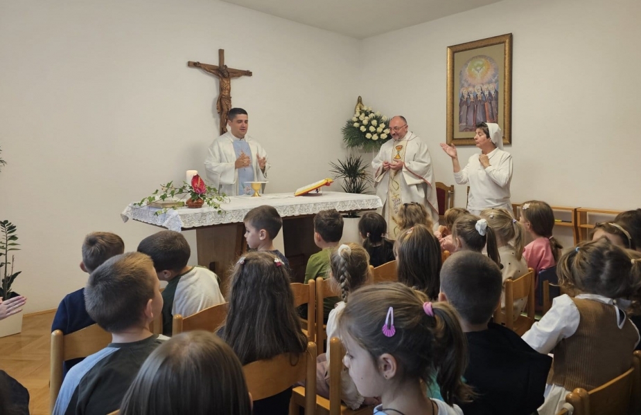 Vrtić Anđeli u Novom Travniku proslavio je spomendan Svetih Anđela Čuvara