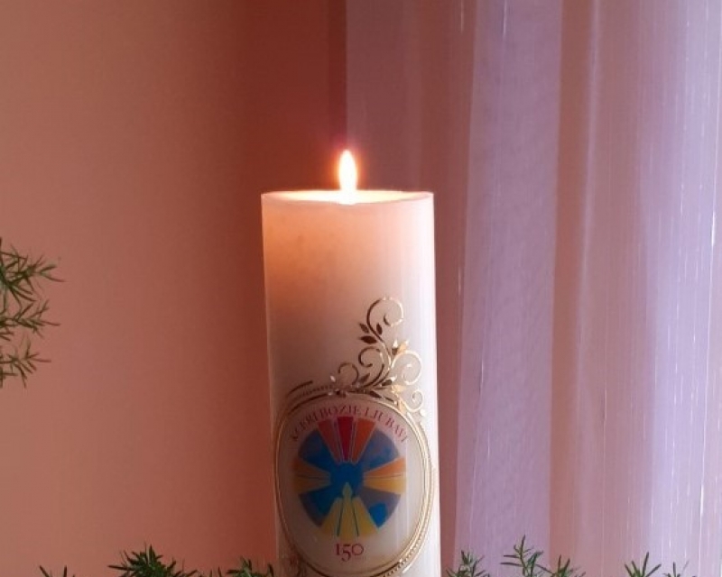 Plamen jubilarne svijeće obasjava Družbu Plamen jubilarne svijeće obasjava Družbu