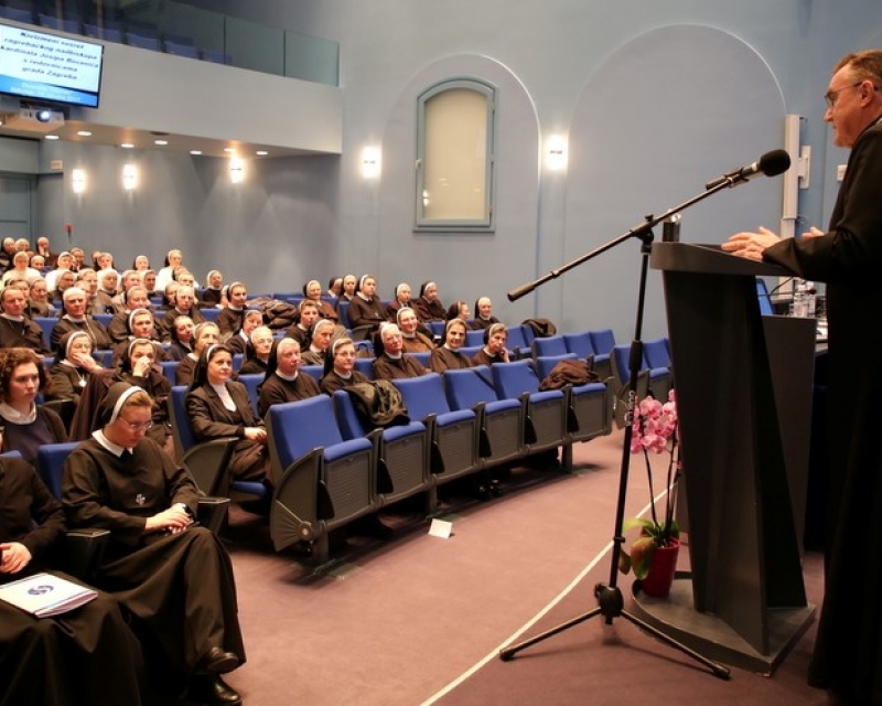 Korizmeni susret kardinala Bozanića s redovnicama Grada Zagreba