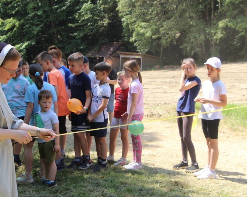U Pleternici održan duhovno-rekreativni susret za prvopričesnike, roditelje i članove župnog zbora