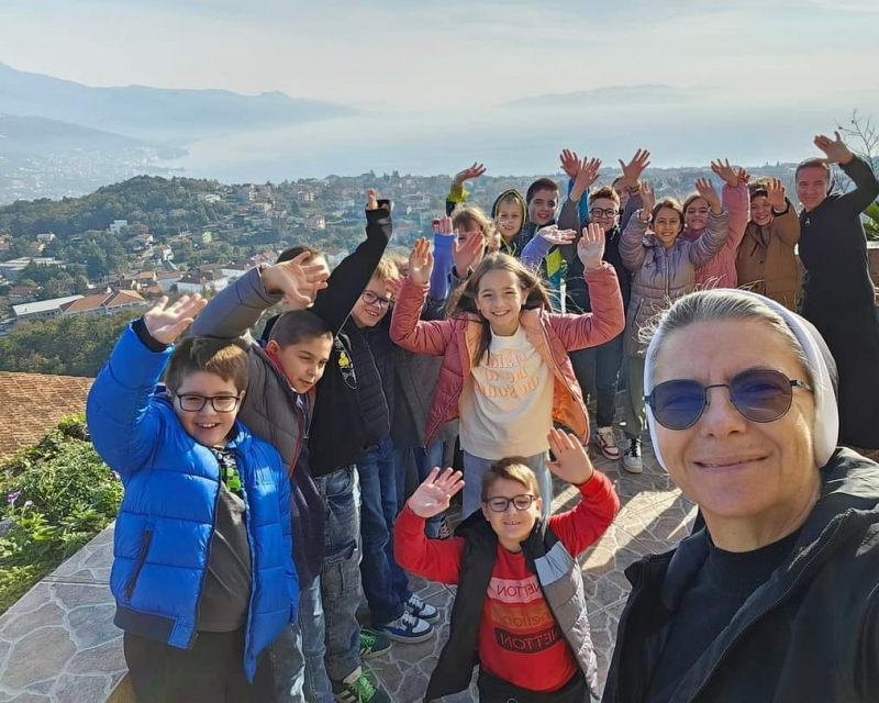 Prvopričesnici posjetili samostan u Kastvu
