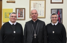 Skadarski nadbiskup mons. Giovanni Peragine primio u posjet provincijalnu glavaricu s. Nevenku Jurak