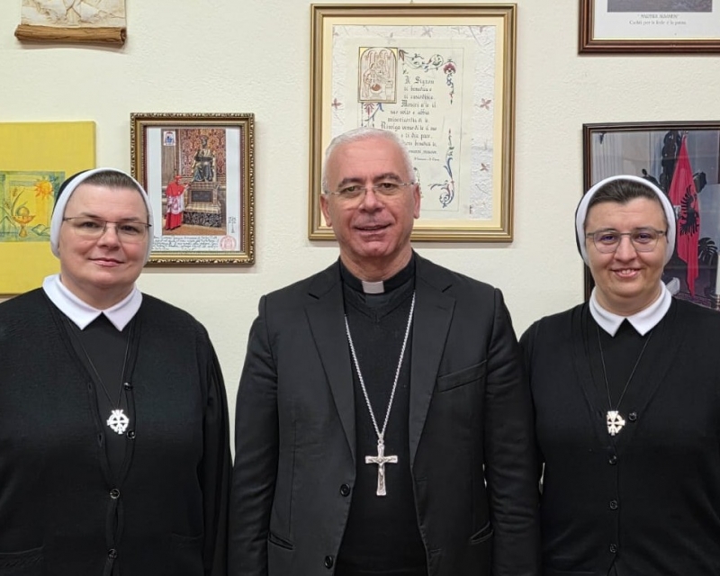 Skadarski nadbiskup mons. Giovanni Peragine primio u posjet provincijalnu glavaricu s. Nevenku Jurak