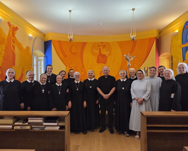 Mons. Ranko Vidović susreo se s redovnicama koje djeluju na otoku Braču