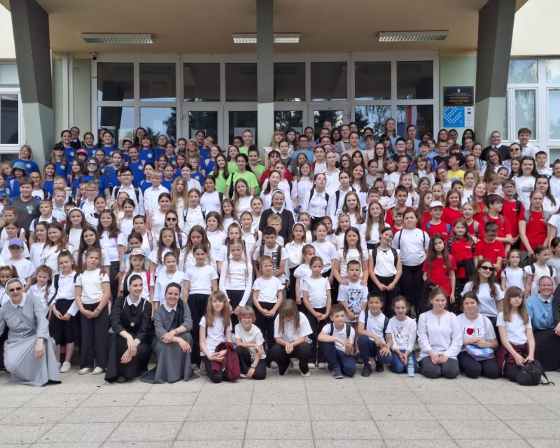 Pod geslom “Sve za Boga” održan susret dječjih zborova