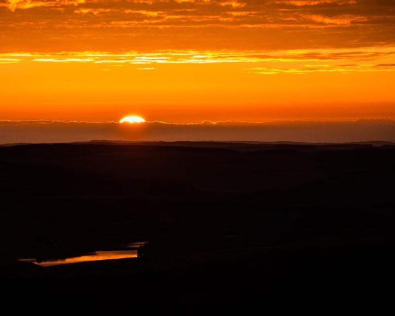 Rano ujutro, još za mraka Rano ujutro, još za mraka